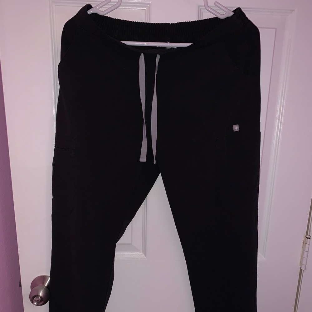 Figs black small yola skinny pants